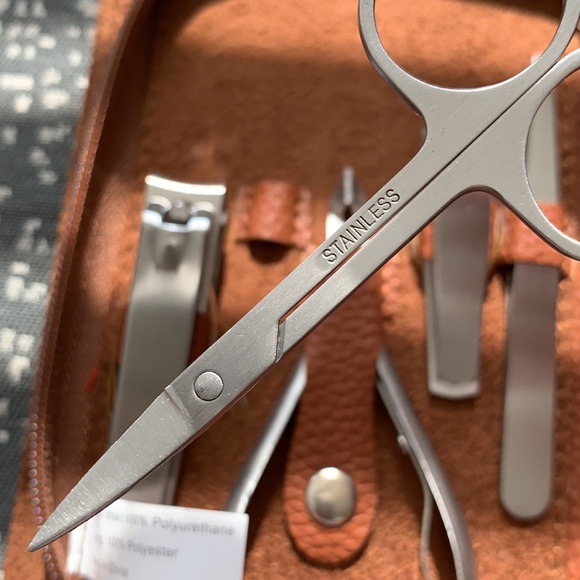 NWOT 10-Piece Grooming Kit - Picture 14 of 14